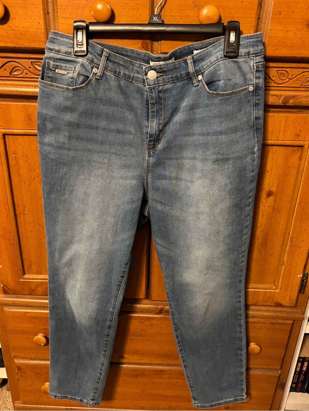 Nine West Women's Gramercy Crop Light-Mid Wash Cropped Jeans